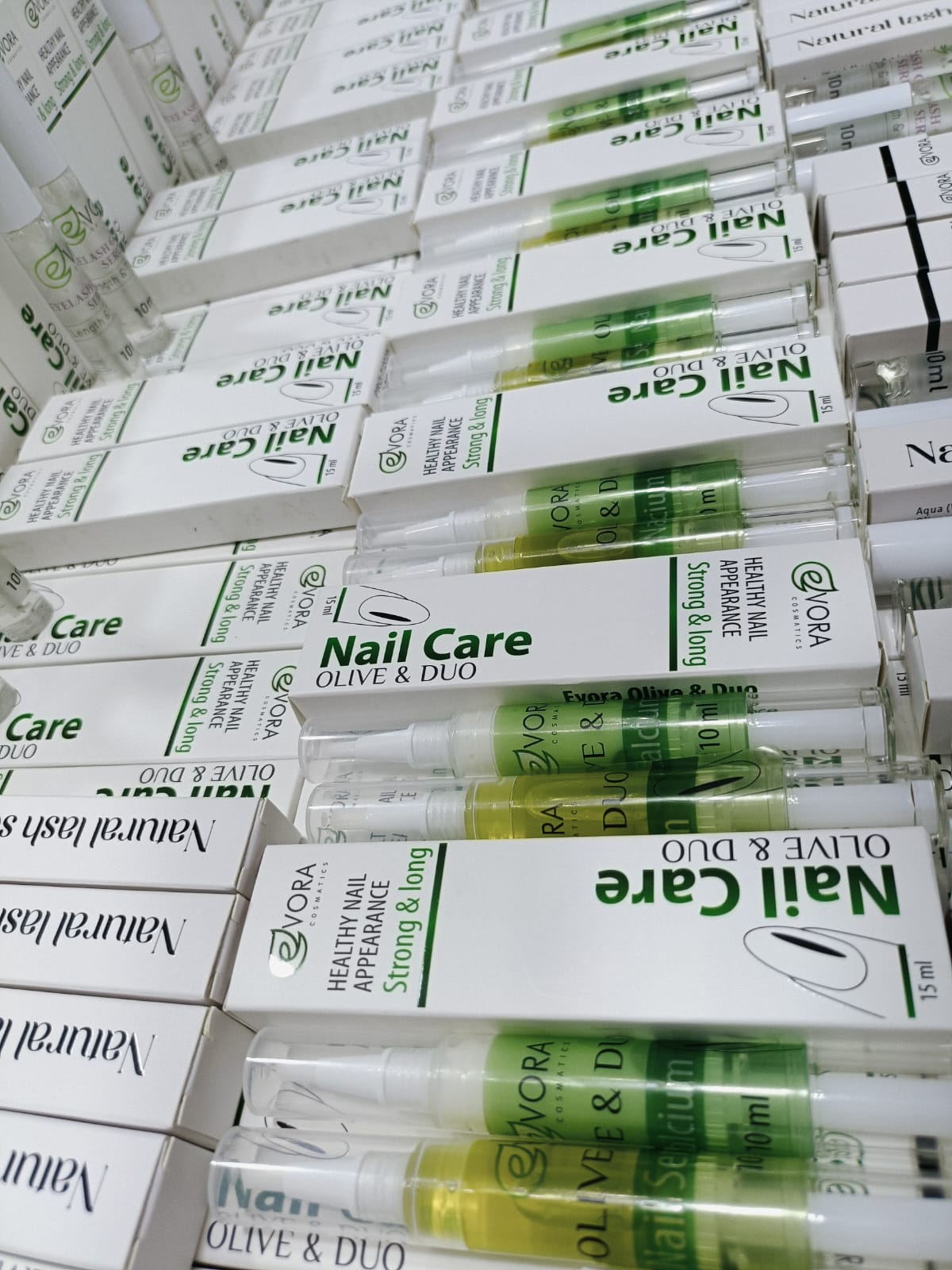 منتج تقوية الأظافر - Evora Nail Care - قلمين